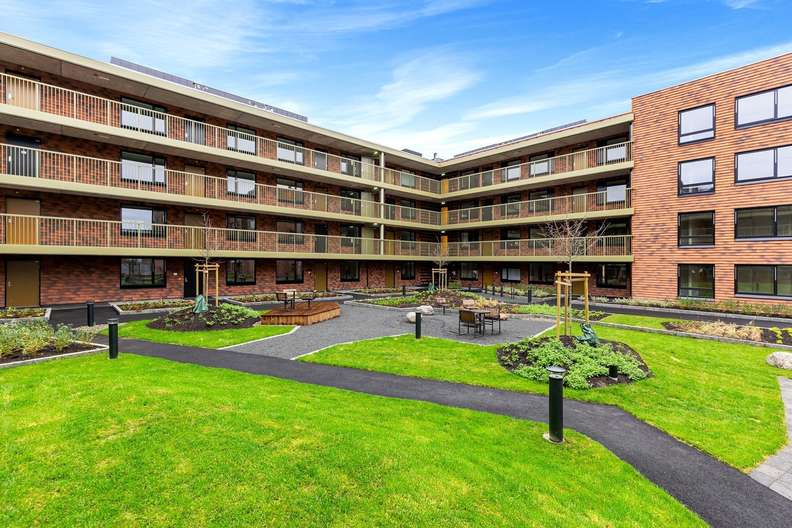 Leiligheten ligger i byggets 4. etasje (toppetasje) og har en god planløsning Galleribilde