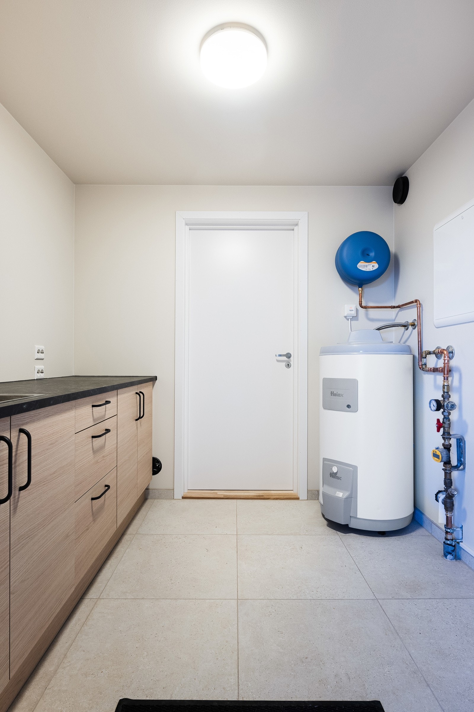 bi-inngang/ vaskerom. Galleribilde