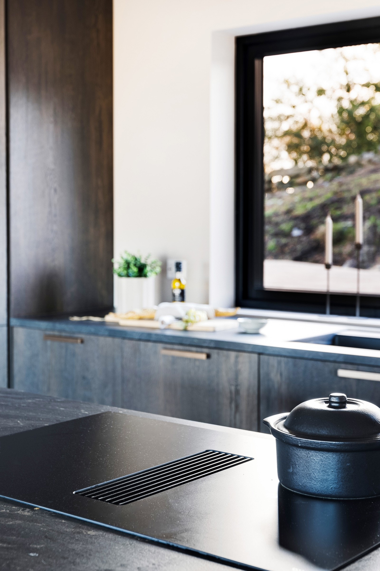 Under renoveringen er det brukt gjennomgående kvalitetsmaterialer og moderne løsninger. Galleribilde