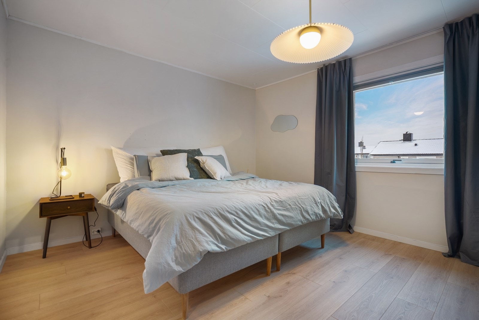 Soverom 1 - 2.etasje er også overflateoppusset Galleribilde