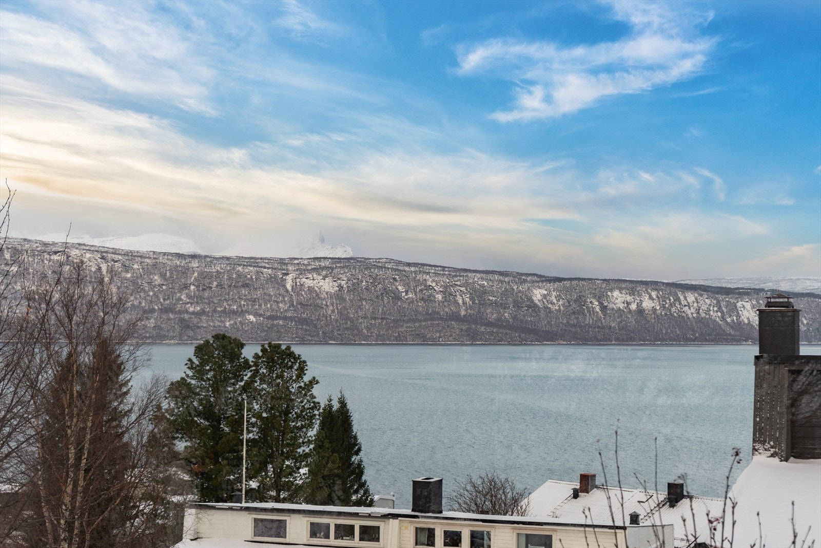 Utsikt mot Herjangsfjellet Galleribilde