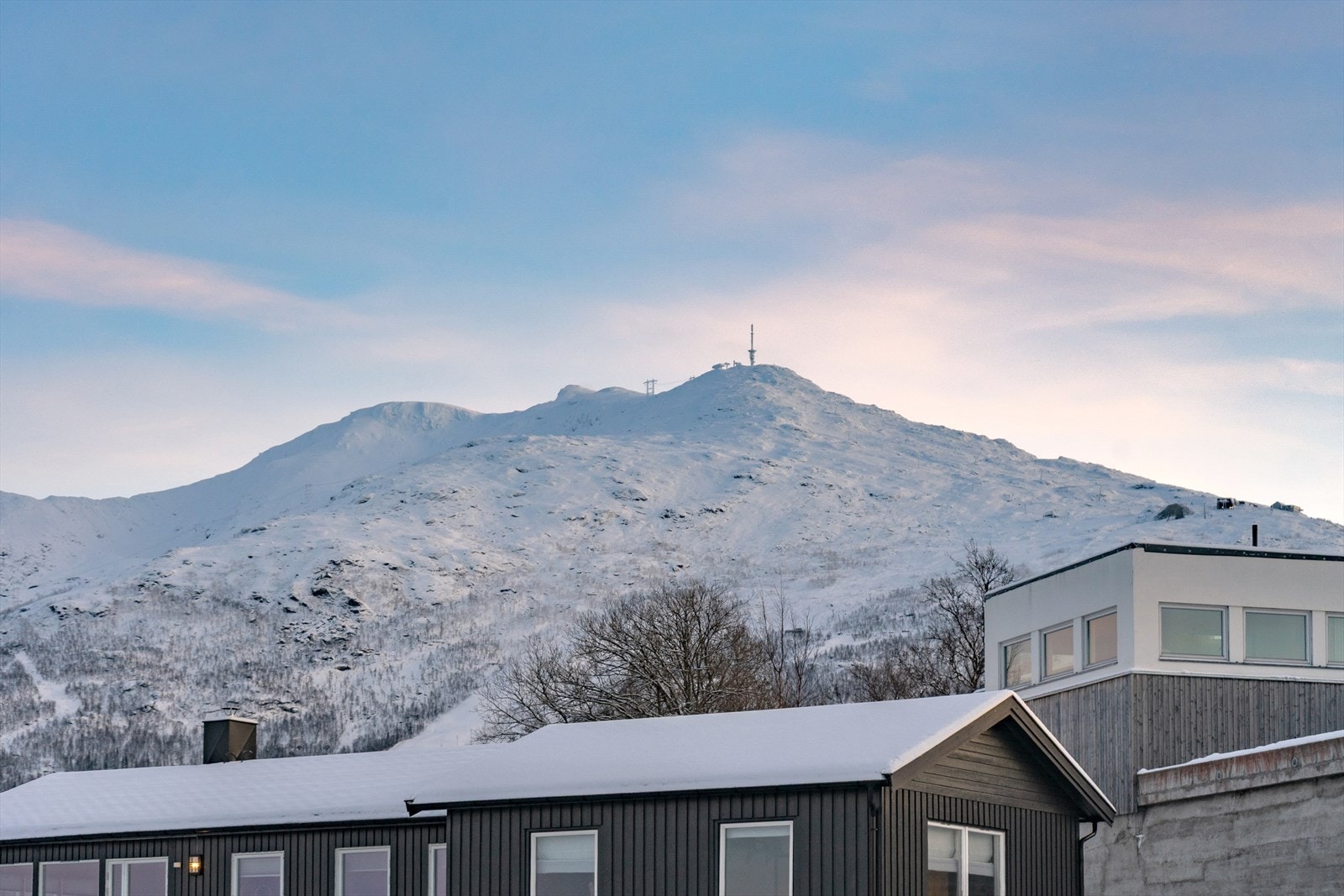Utsikt mot Narvikfjellet fra eiendommen Galleribilde
