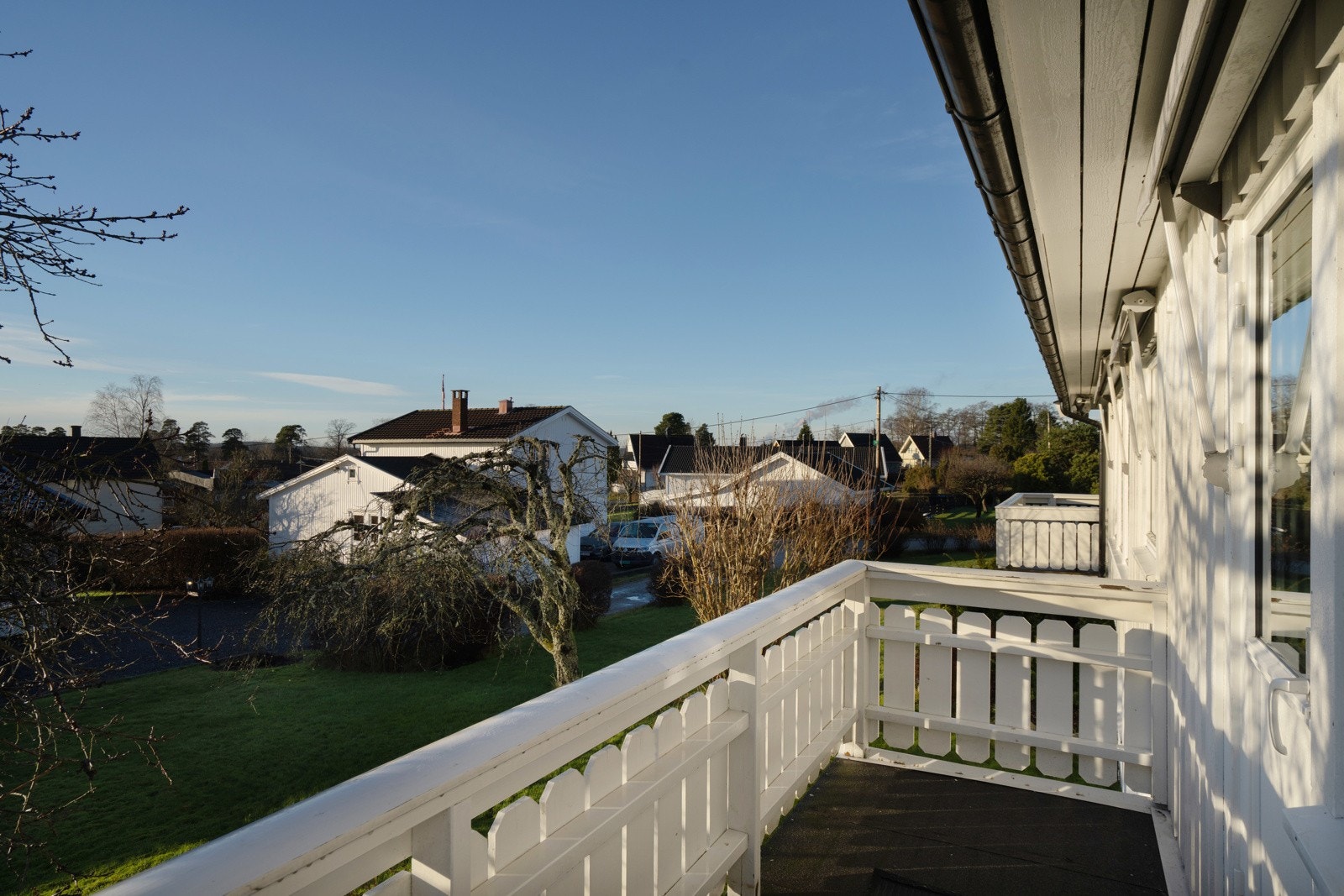 En deilig balkong hvor det er fint å nyte morgenkaffen eller lufte dynene Galleribilde