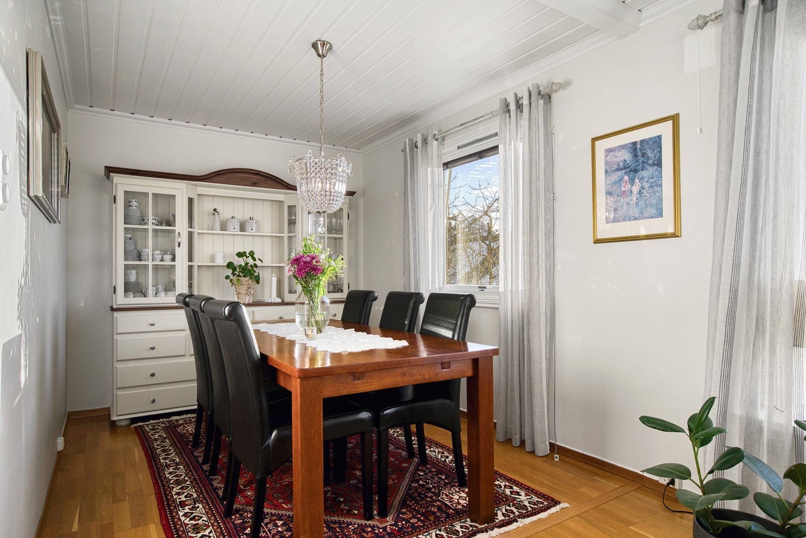 Opprinnelig var dette det 3. soverom i 1. etasje.Gjør det enkelt kan tilbakeføres til et ekstra soverom Galleribilde