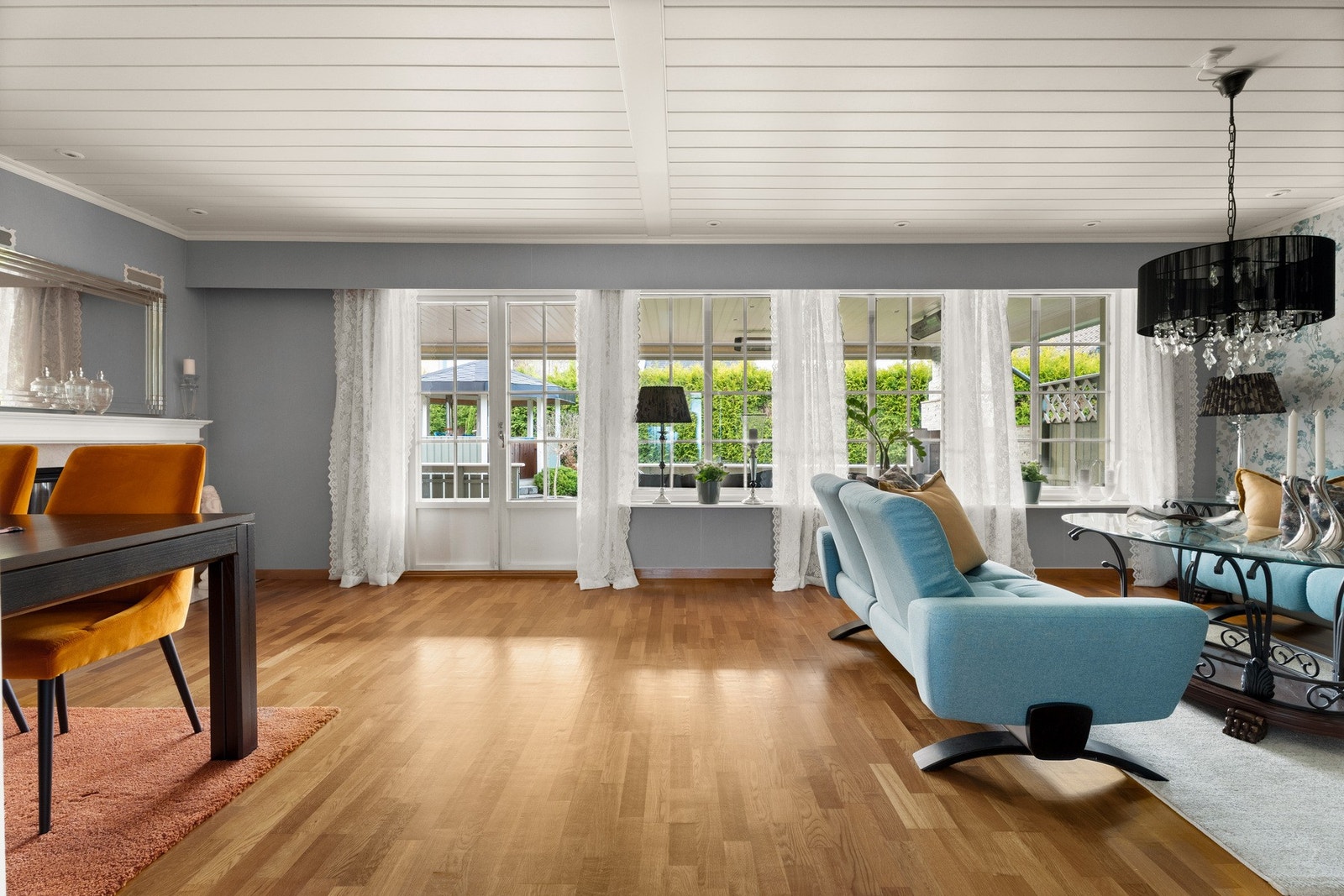 I stuen er det flere trivelige soner, og gode møbleringsmuligheter Galleribilde