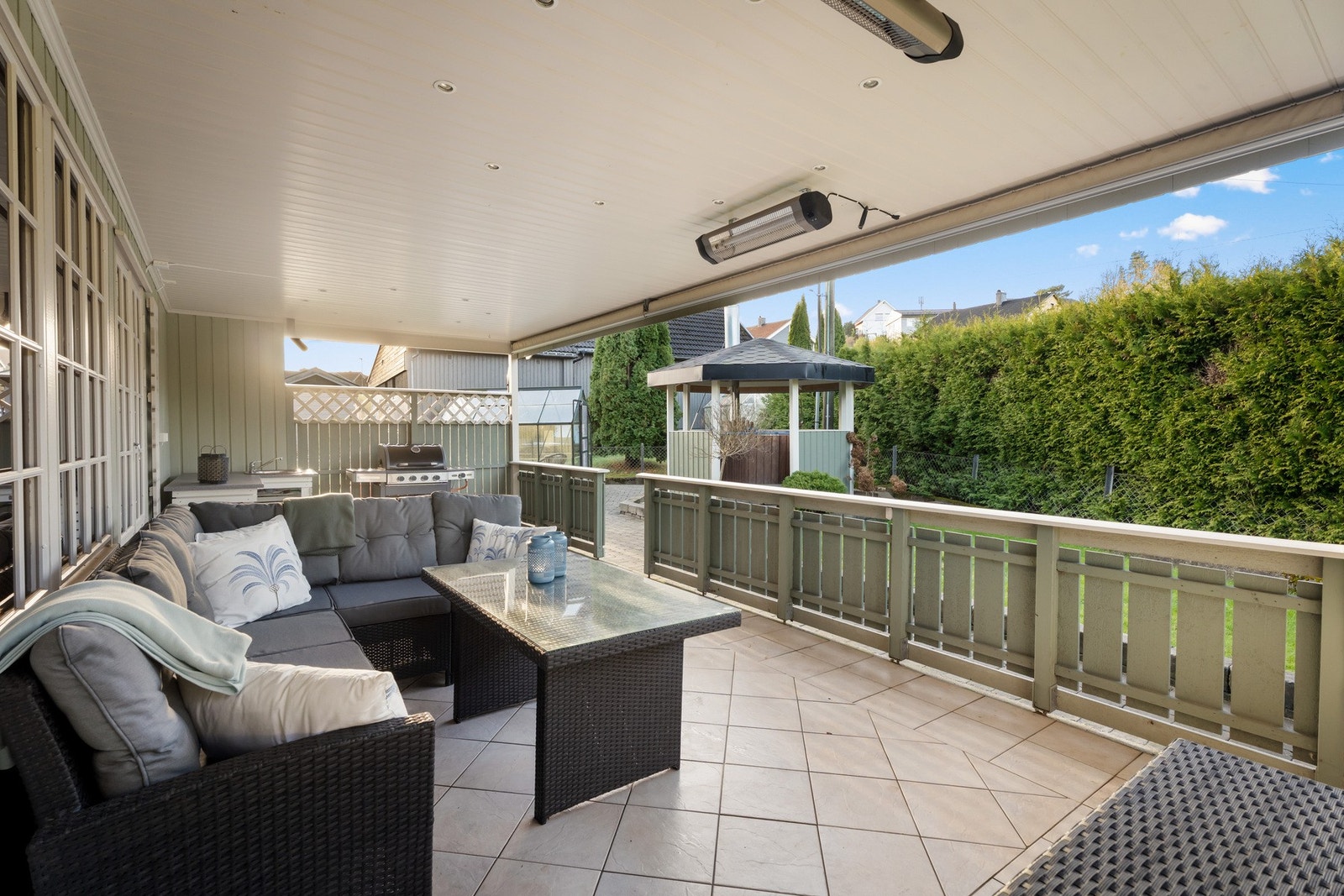 Terrassen er på ca. 29 kvm Galleribilde