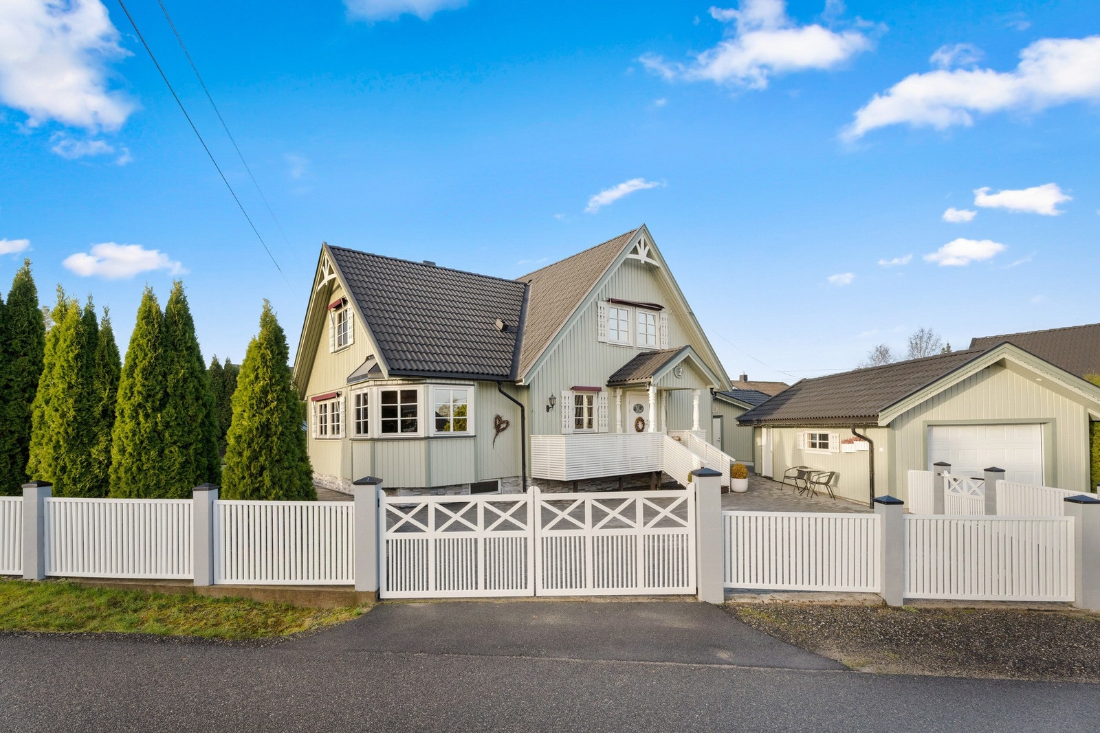 Velkommen til Lille Engvei 2! Presentert av Amalie Buvarp v/Privatmegleren Galleribilde