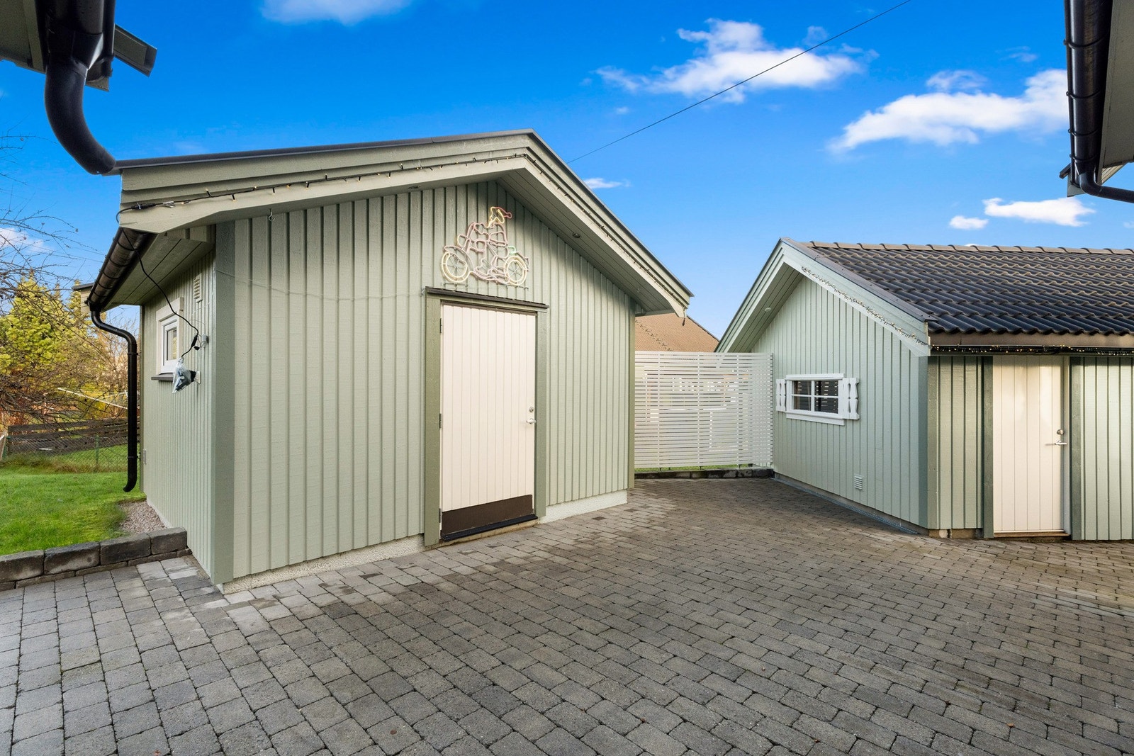 Frittstående bod på 13 kvm med varmekabler i gulv Galleribilde