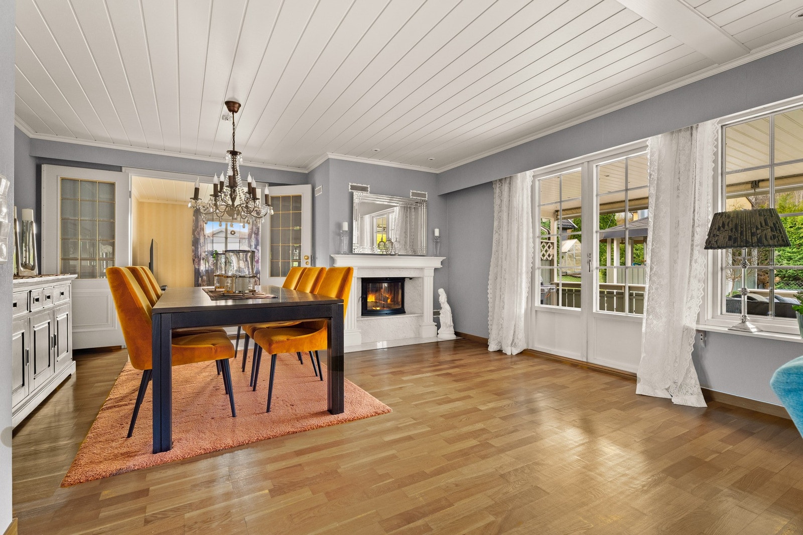 Fra stuen er det utgang til terrassen Galleribilde