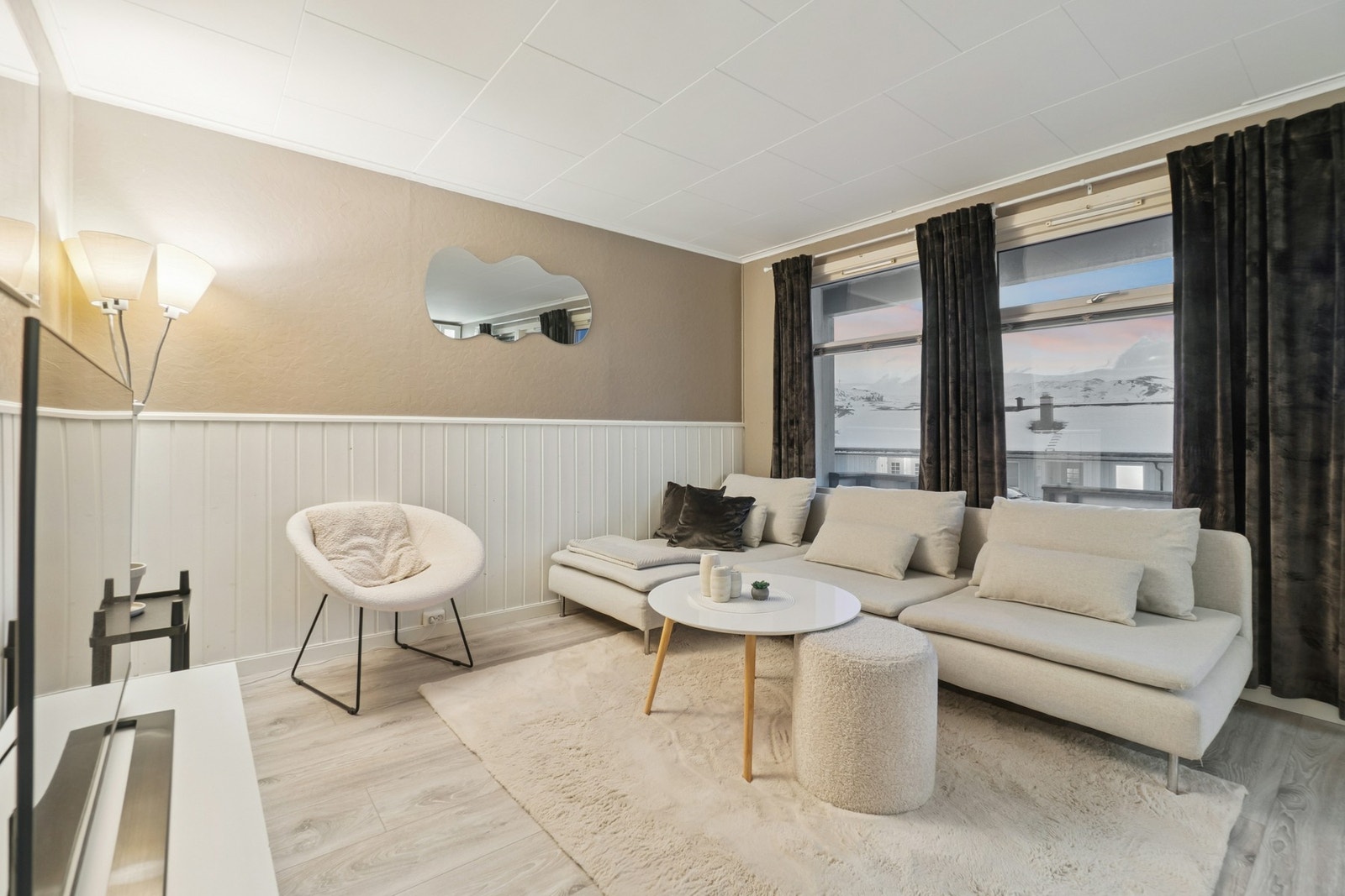 Leiligheten er regelmessig oppgradert og vedlikeholdt de siste årene, og fremstår delikat og tidsriktig. Galleribilde