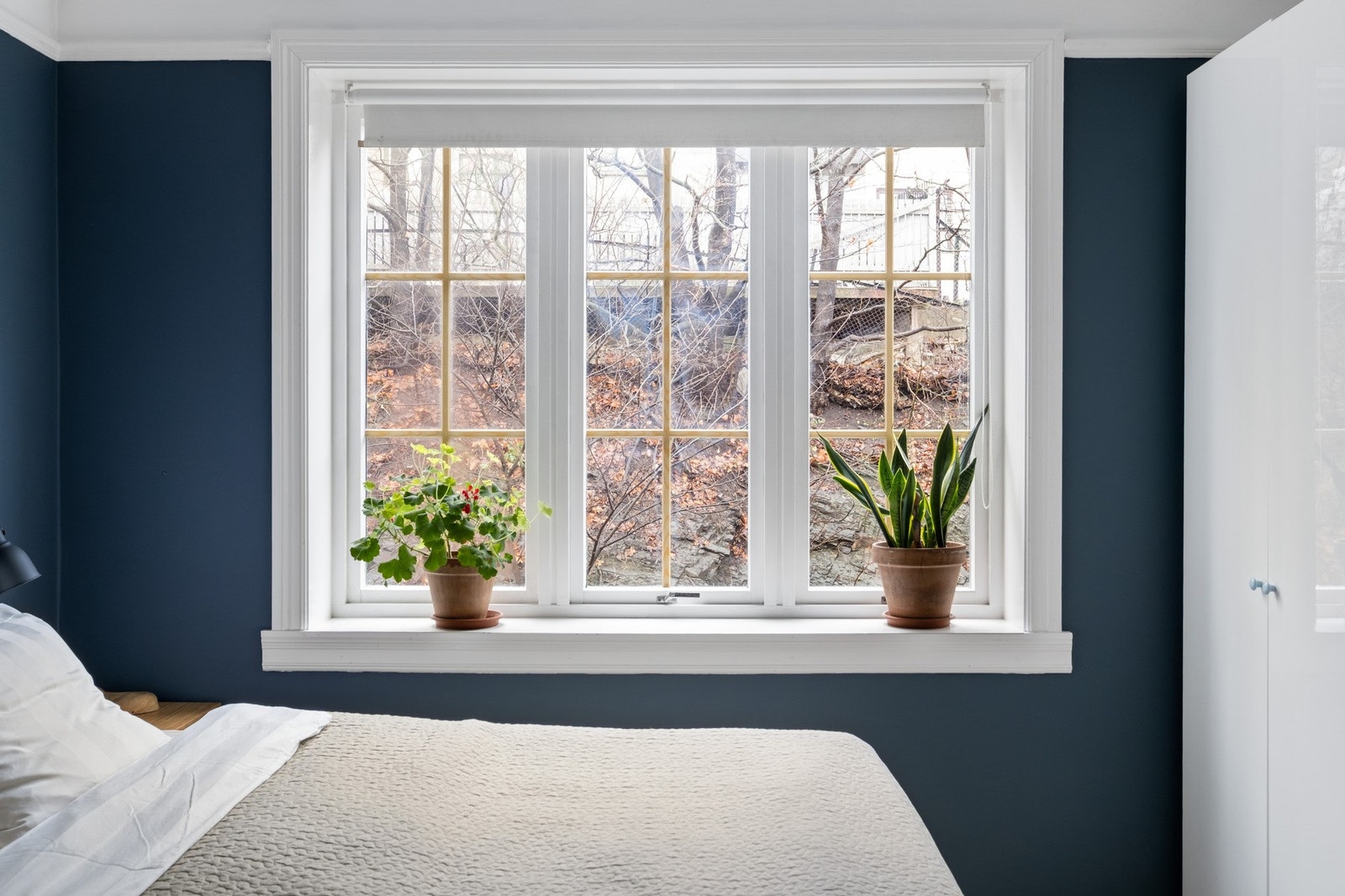 Soverommet vender mot rolige grøntarealer. Galleribilde