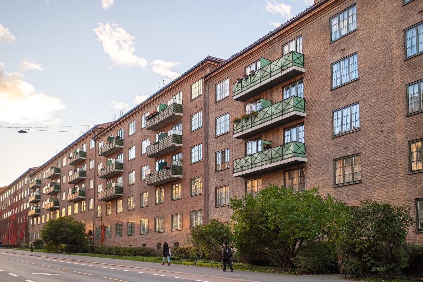 Fra boligen er det kort vei til flotte turområder og alle byens fasiliteter. Galleribilde