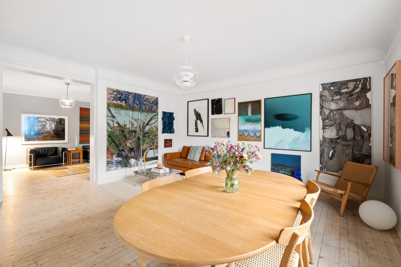 Det er god plass til et stort spisebord. Galleribilde