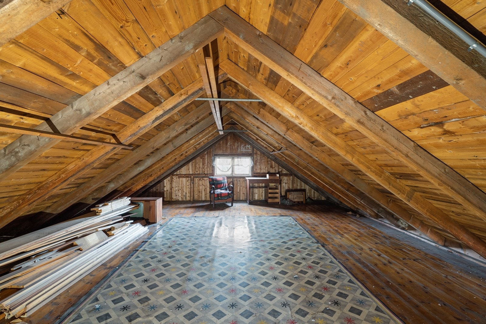 Også loftet har gode lagringsmuligheter. Galleribilde