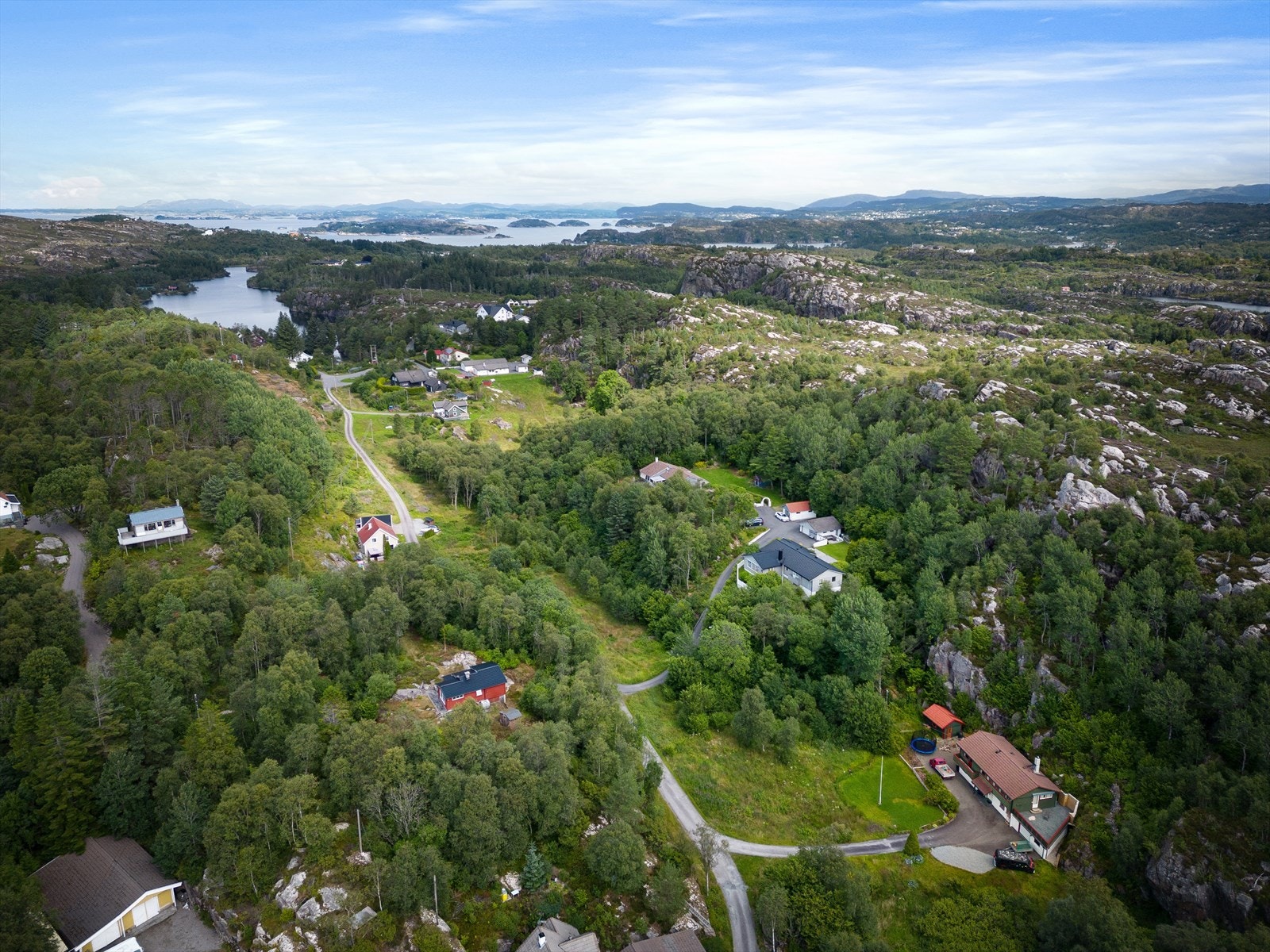 Hytten ligger usjenert til. Galleribilde