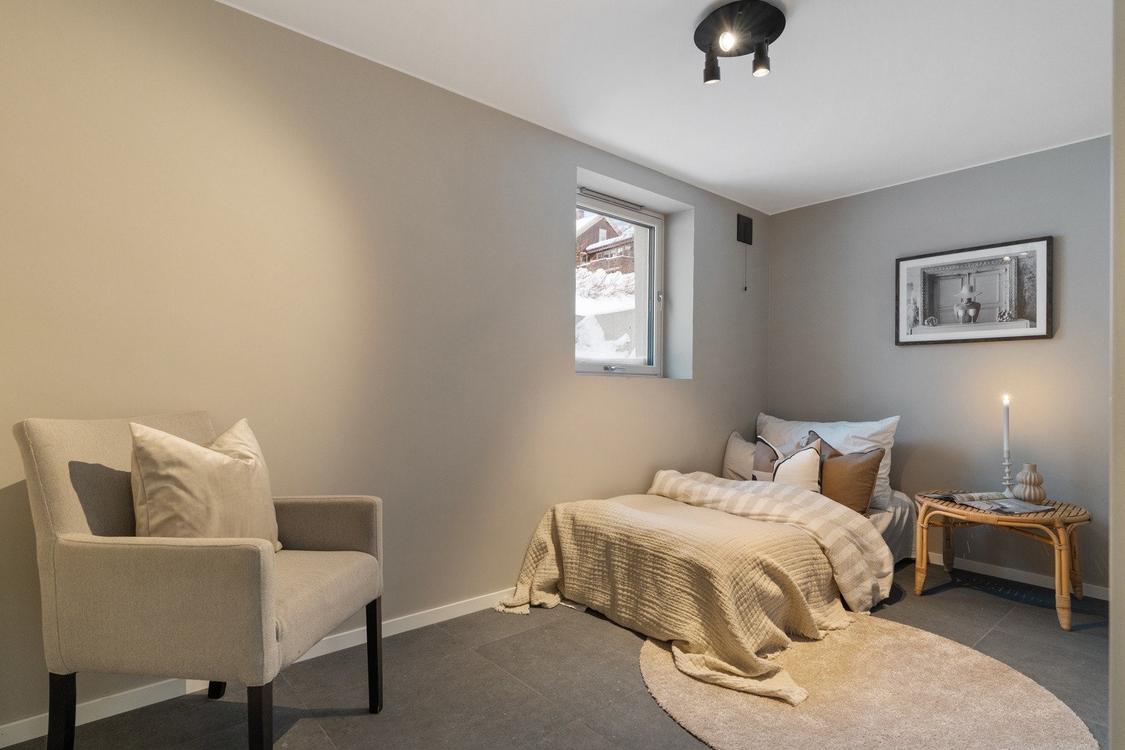 Kjelleren har to soverom målt til 10,5 kvm og 9 kvm. Galleribilde