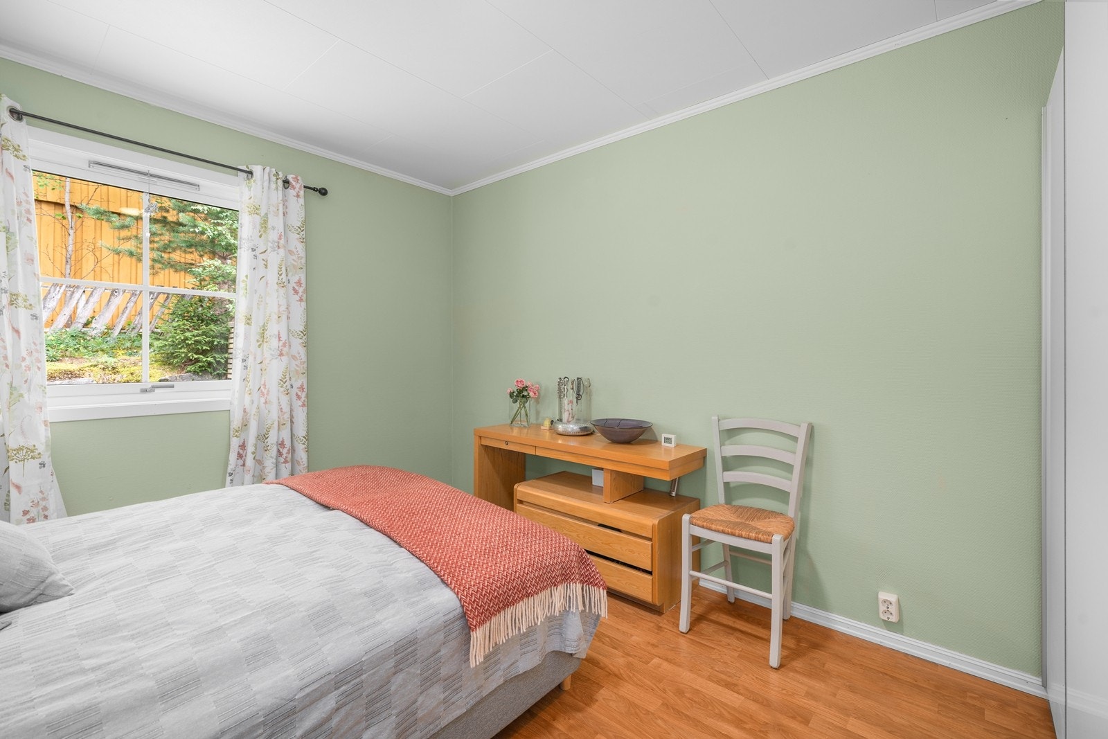 Og har godt med gardrobemuligheter. Galleribilde