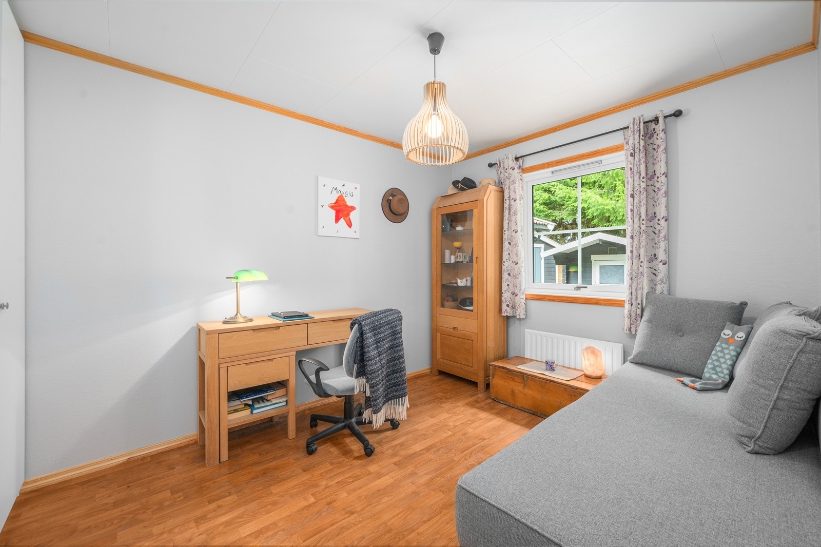 To soverom i boligens første etasje. Begge er av god størrelse. Galleribilde