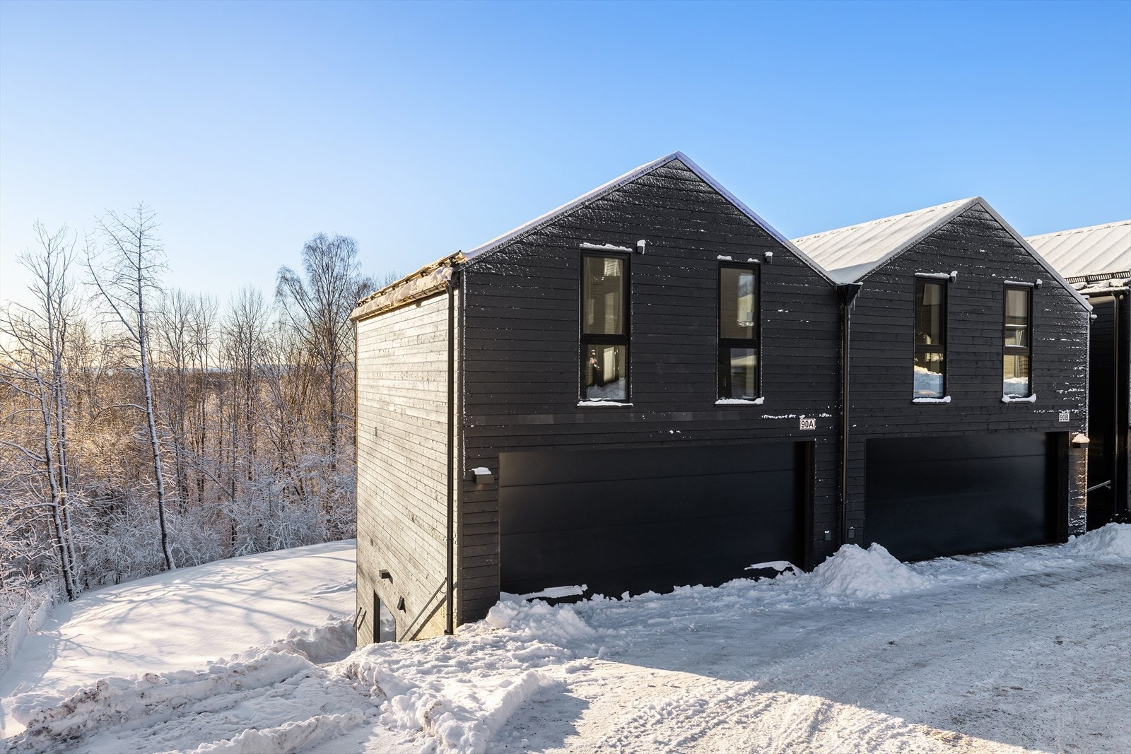 Dobbel garasje med direkte adgang til boligens 1.etg. Galleribilde