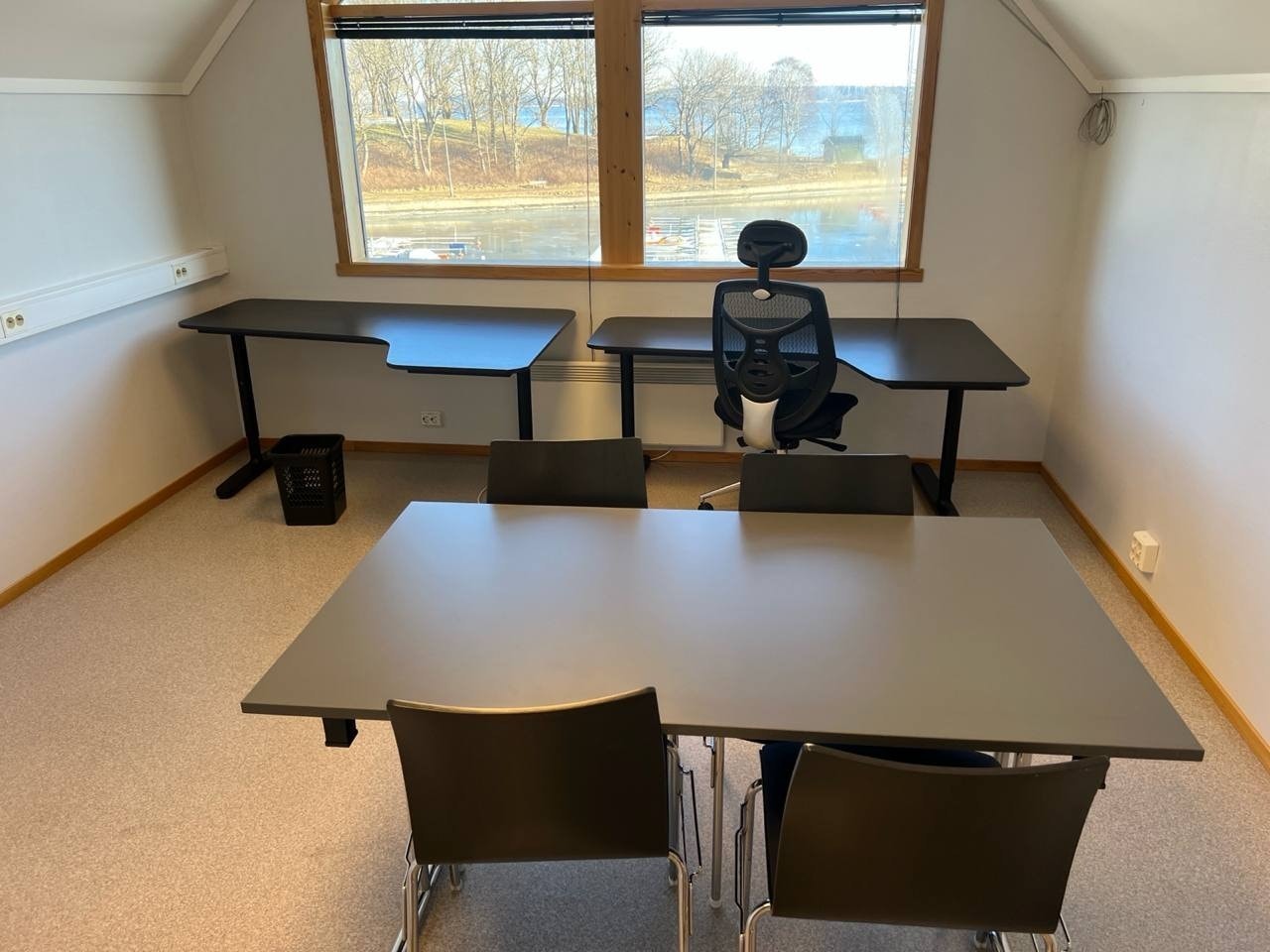 Moloveien 10 - 3.etg
Kan leies møblert. Vi har kontormøbler på lager. Galleribilde