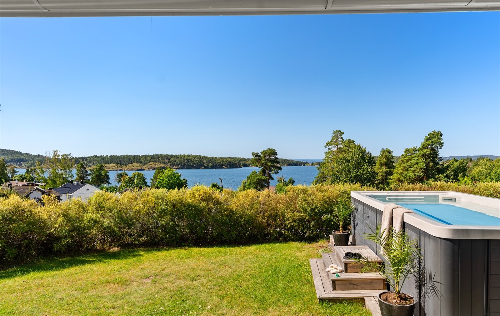 Herlig uteplass med fjordutsikt! Galleribilde