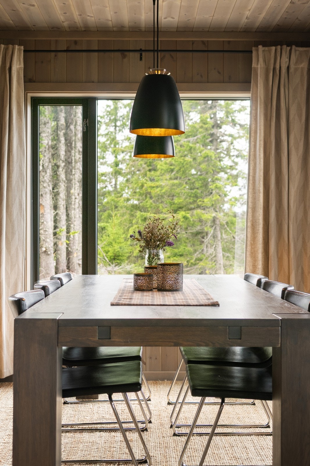 Samle familien rundt bordet for en varm kopp varm kakao med krem etter en lang dag i bakkene på Hafjell. Galleribilde