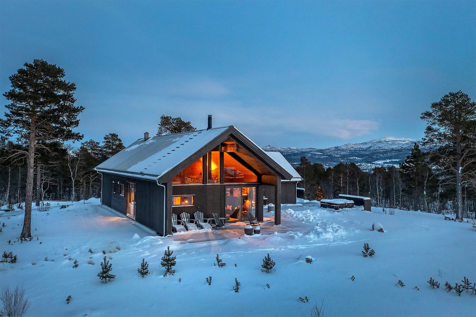 Hytta er av gjennomgående høy standard og har en flott beliggenhet i Bjørklia. Galleribilde