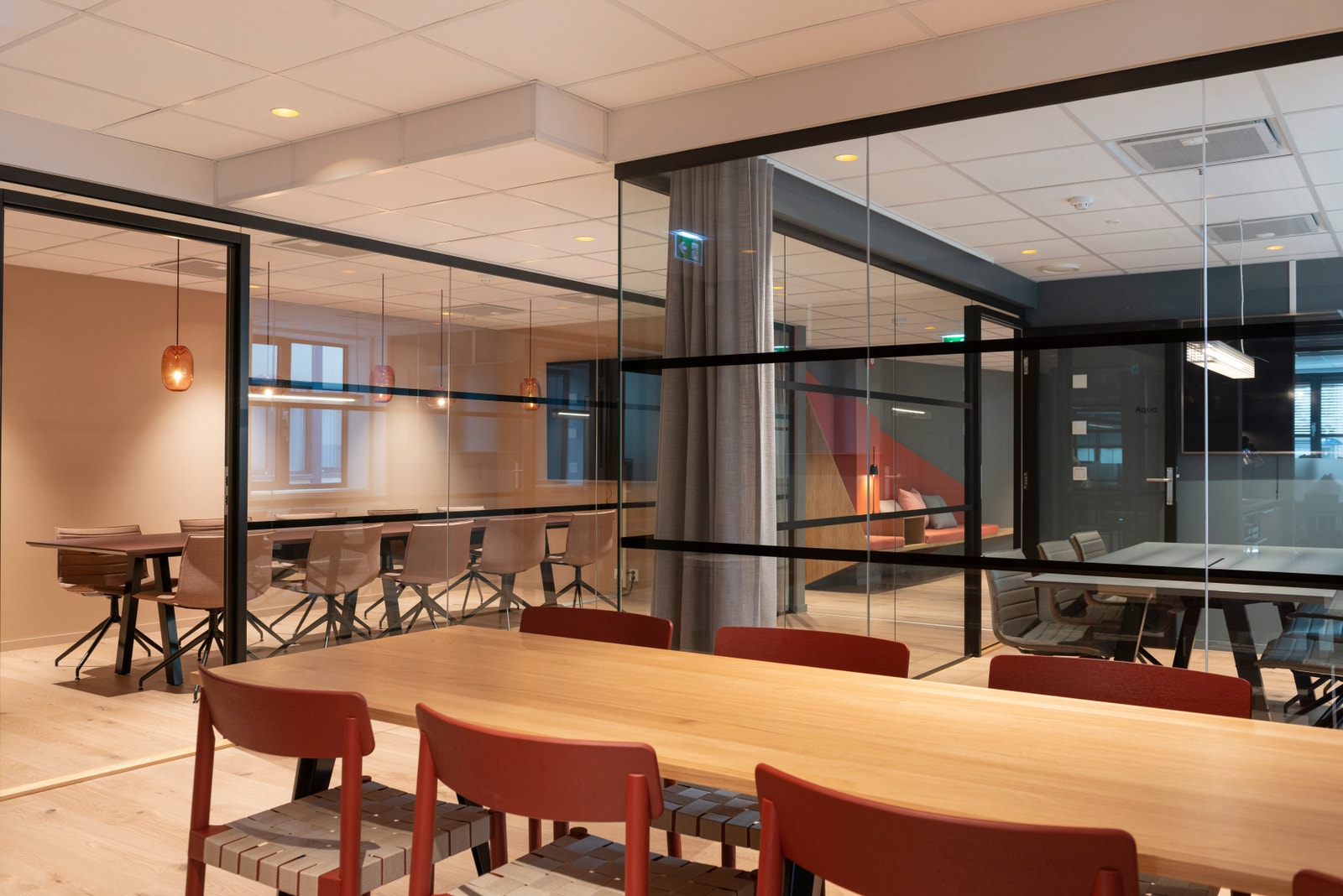 Nærhet til møteromsavdeling fra sosialsone Galleribilde