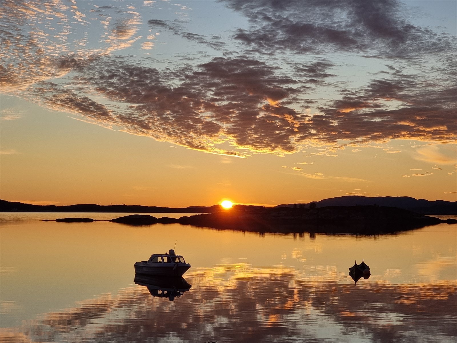 Solnedgang i området Galleribilde