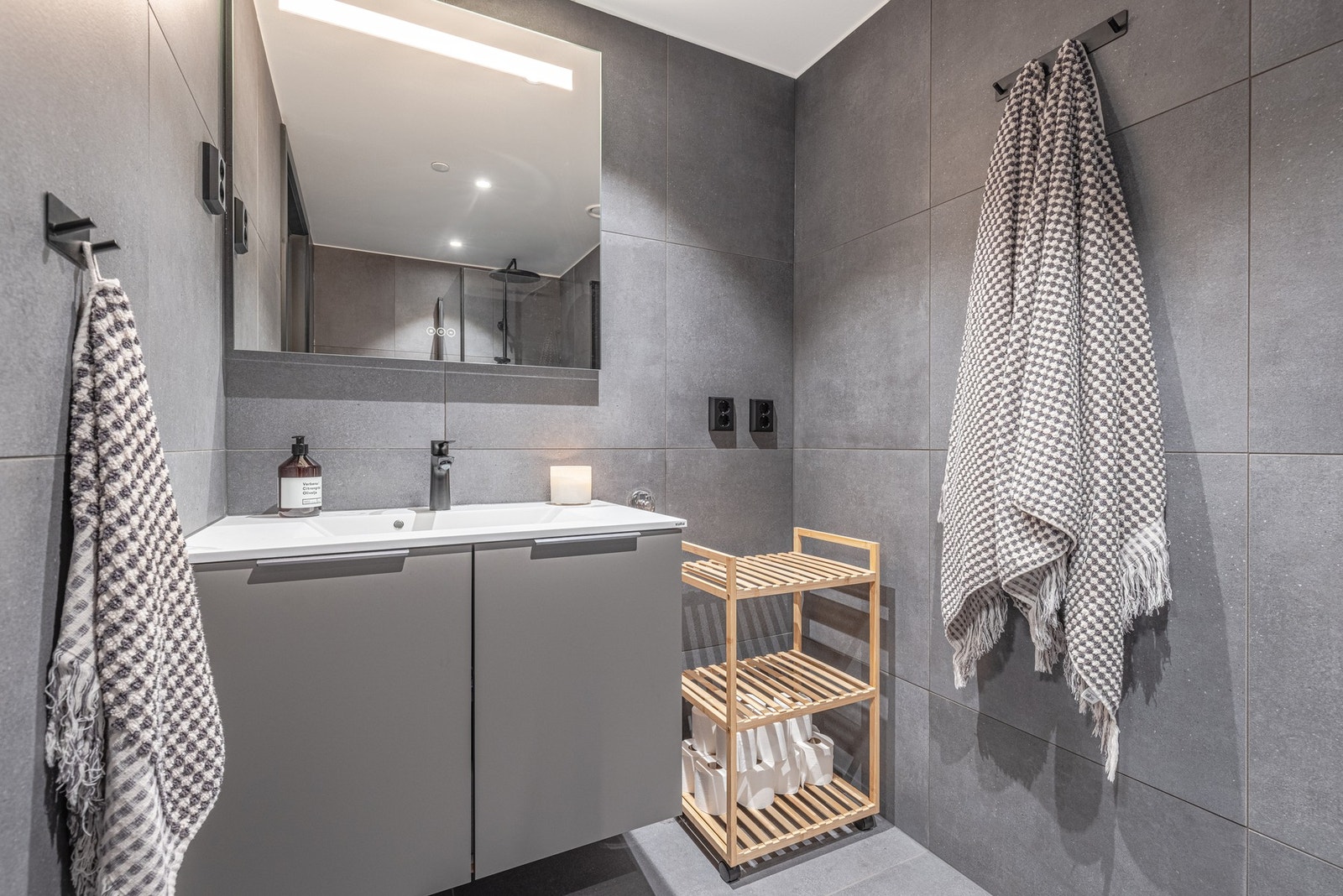 Det er opplegg for vaskemaskin på badet.. Galleribilde