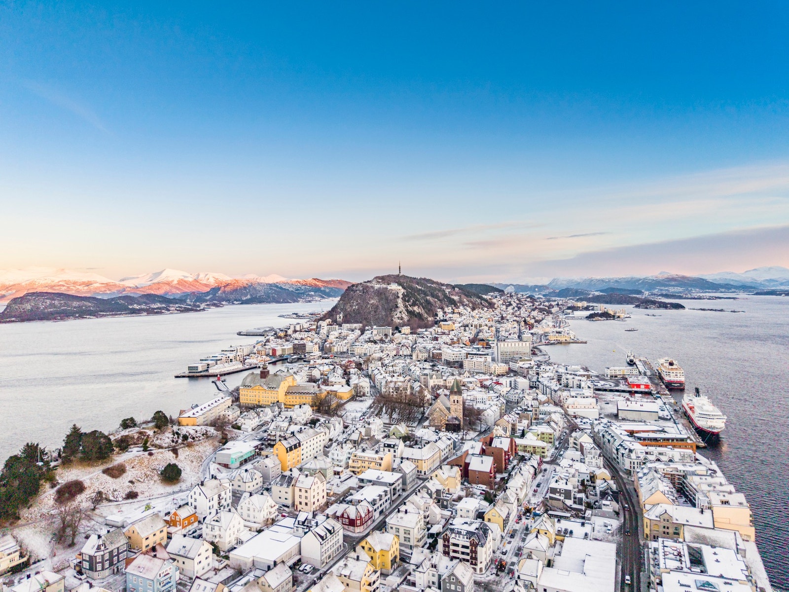 Videre er det kort gangavstand til alt av byens fasiliteter Galleribilde