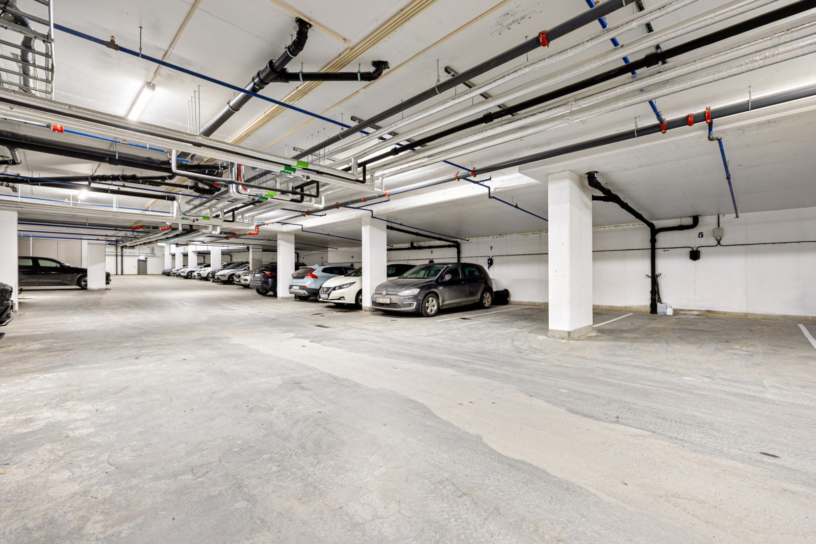 Parkeringskjeller. Galleribilde