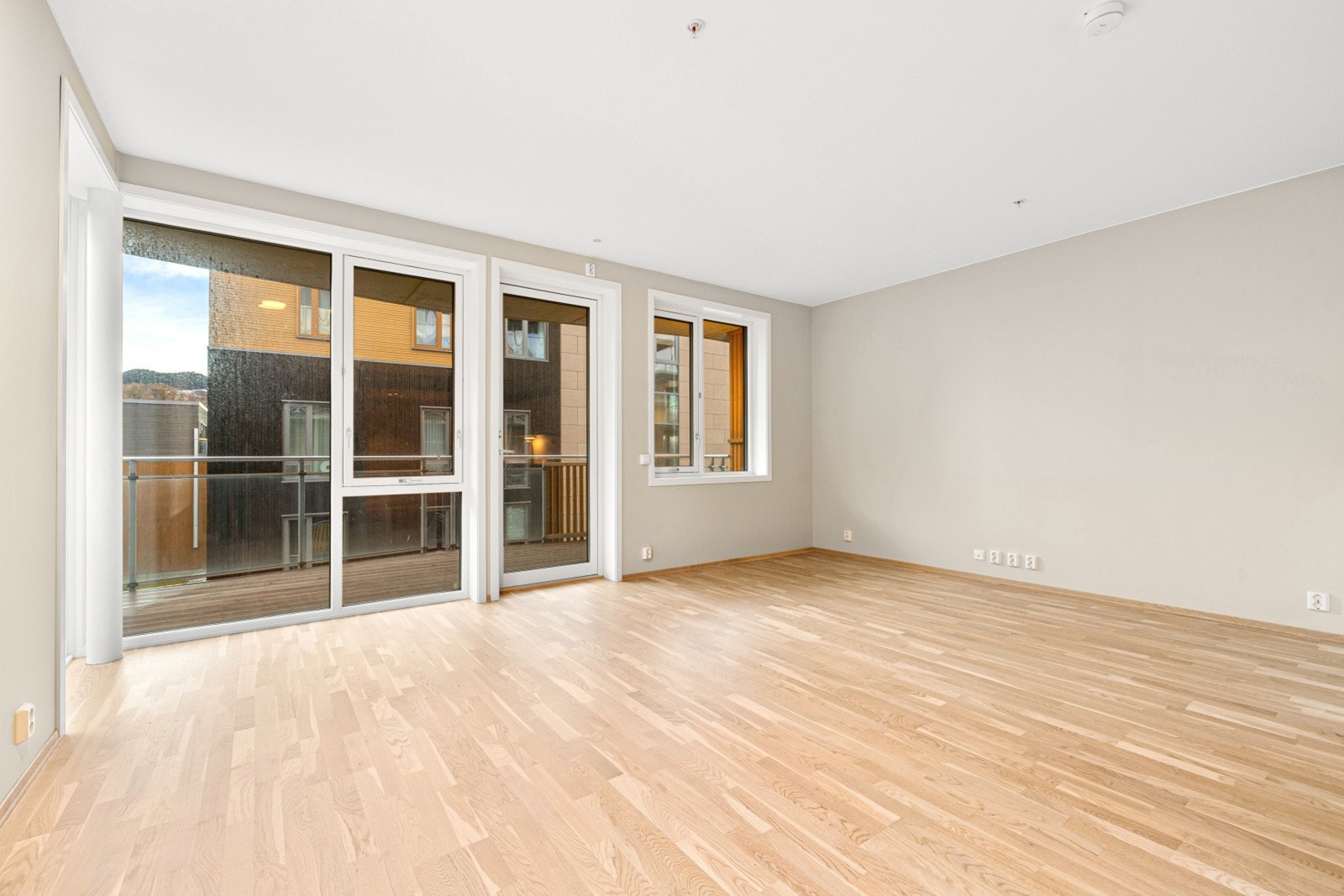 Fra stuen har du utgang til balkong. Galleribilde