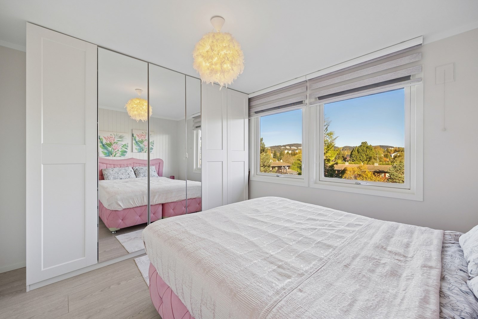 Plass til ett større garderobeskap. Galleribilde