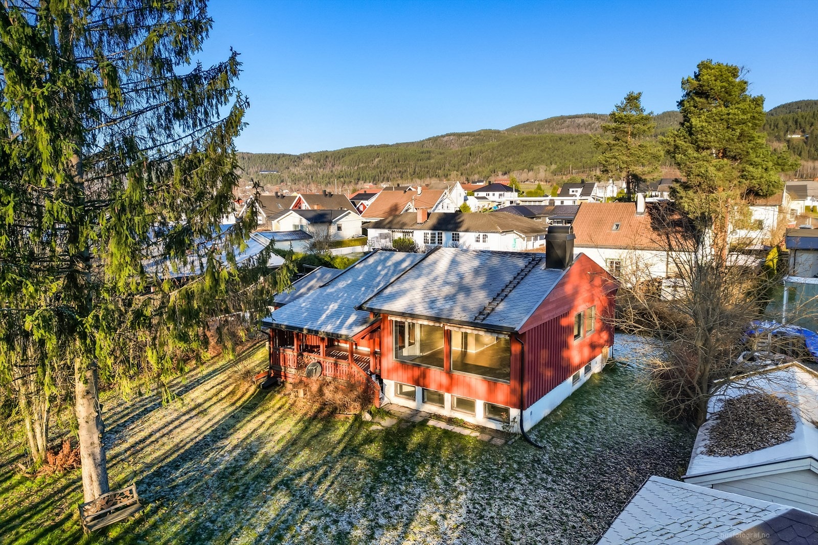 Boligen har en rolig beliggenhet innerst i blindvei. Galleribilde