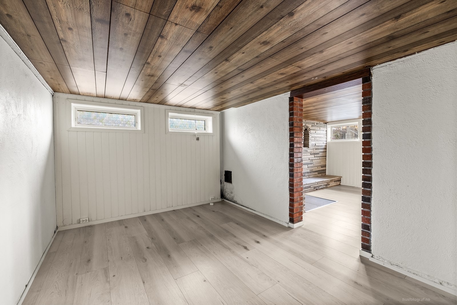 Boligen fremstår med et stort behov for vedlikehold og utbedringer. Galleribilde