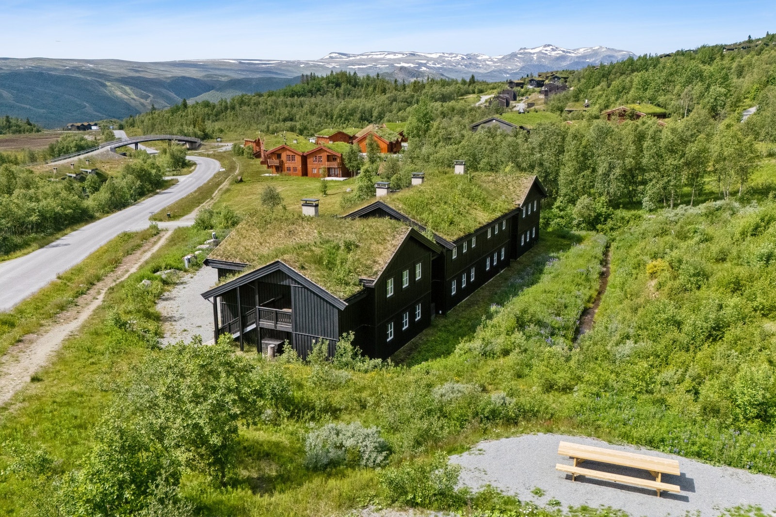 Leiligheten ligger sentralt til på Beitostølen, med gangavstand til sentrum. Galleribilde