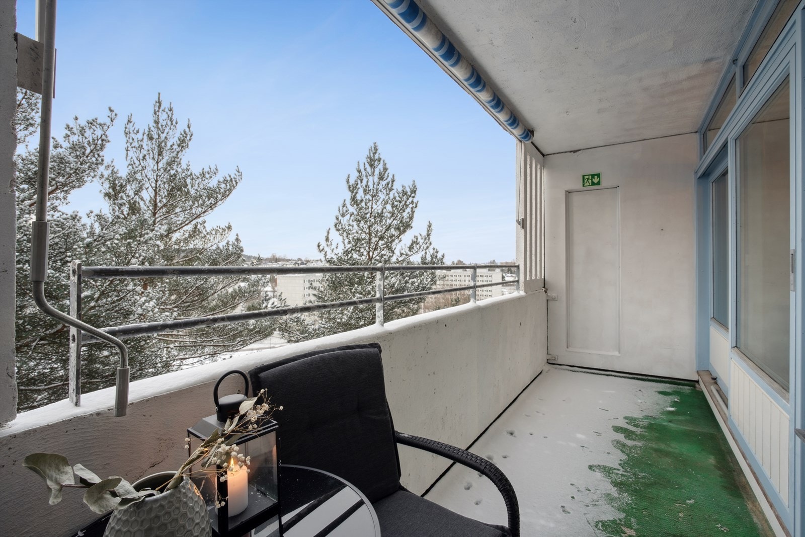 Fra stuen er det utgagn til en solrik balkong på ca. 7 kvm. Galleribilde