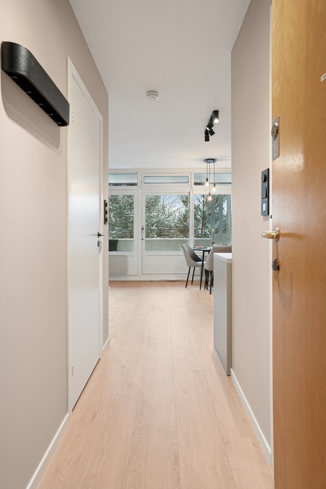 Tv-/internettavtale, fyring og varmtvann er inkludert i borettsalgets felleskostnader. Galleribilde