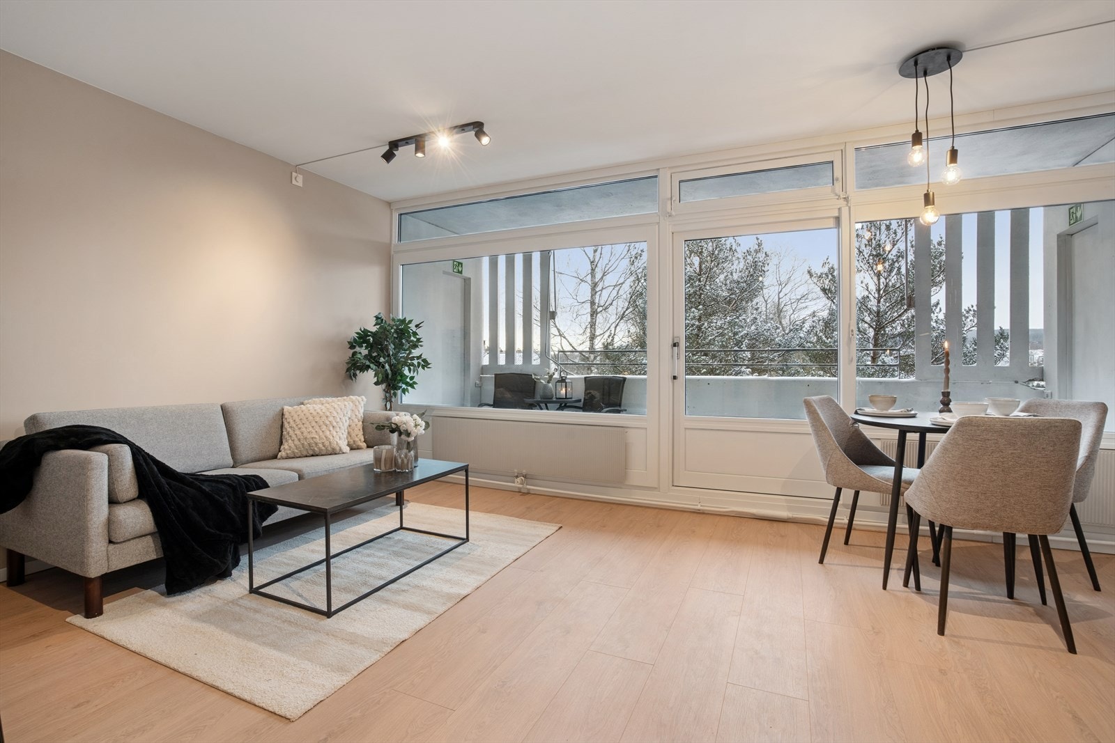 Leiligheten ble pusset opp i 2025, og har gjennomgående god og moderne standard. Galleribilde