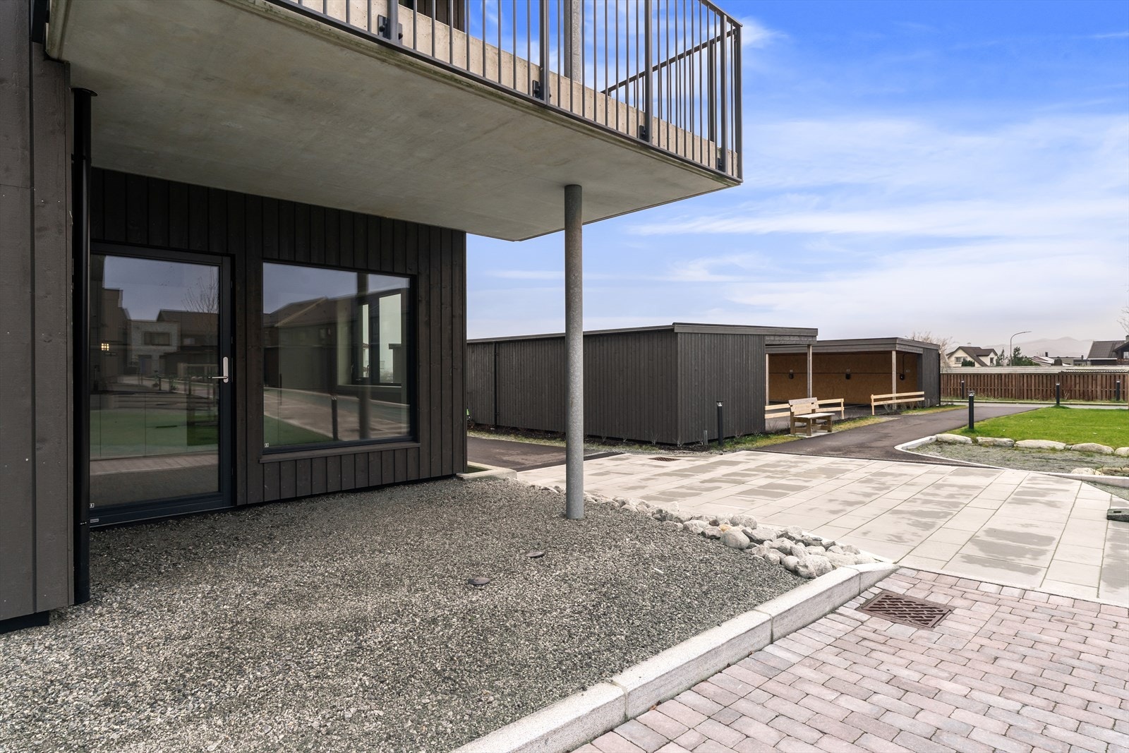 Leiligheten fremstår som lys og innbydende med gode planløsninger og gjennomgående høy standard. Galleribilde