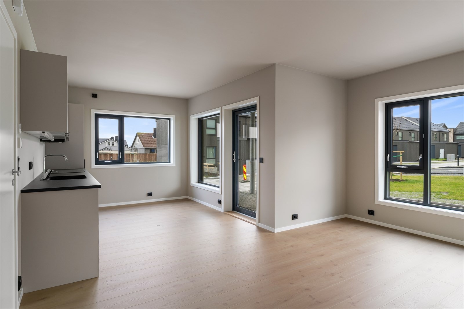 En flott og moderne selveierleilighet med en attraktiv og barnevennlig beliggenhet på Sandved. Galleribilde