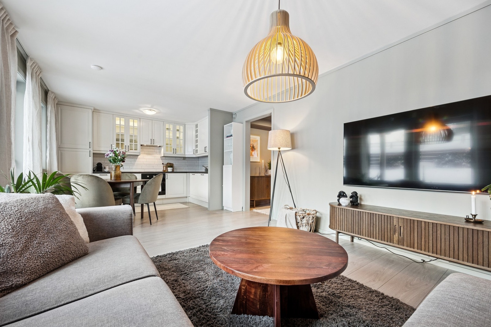 EIE eiendomsmegling ved Yasin Unal har gleden av å presentere Rostengrenda 243! Galleribilde