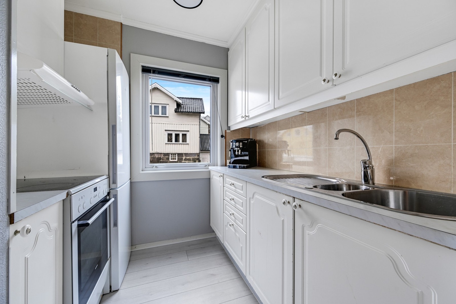 Kjøkken med profilerte fronter Galleribilde