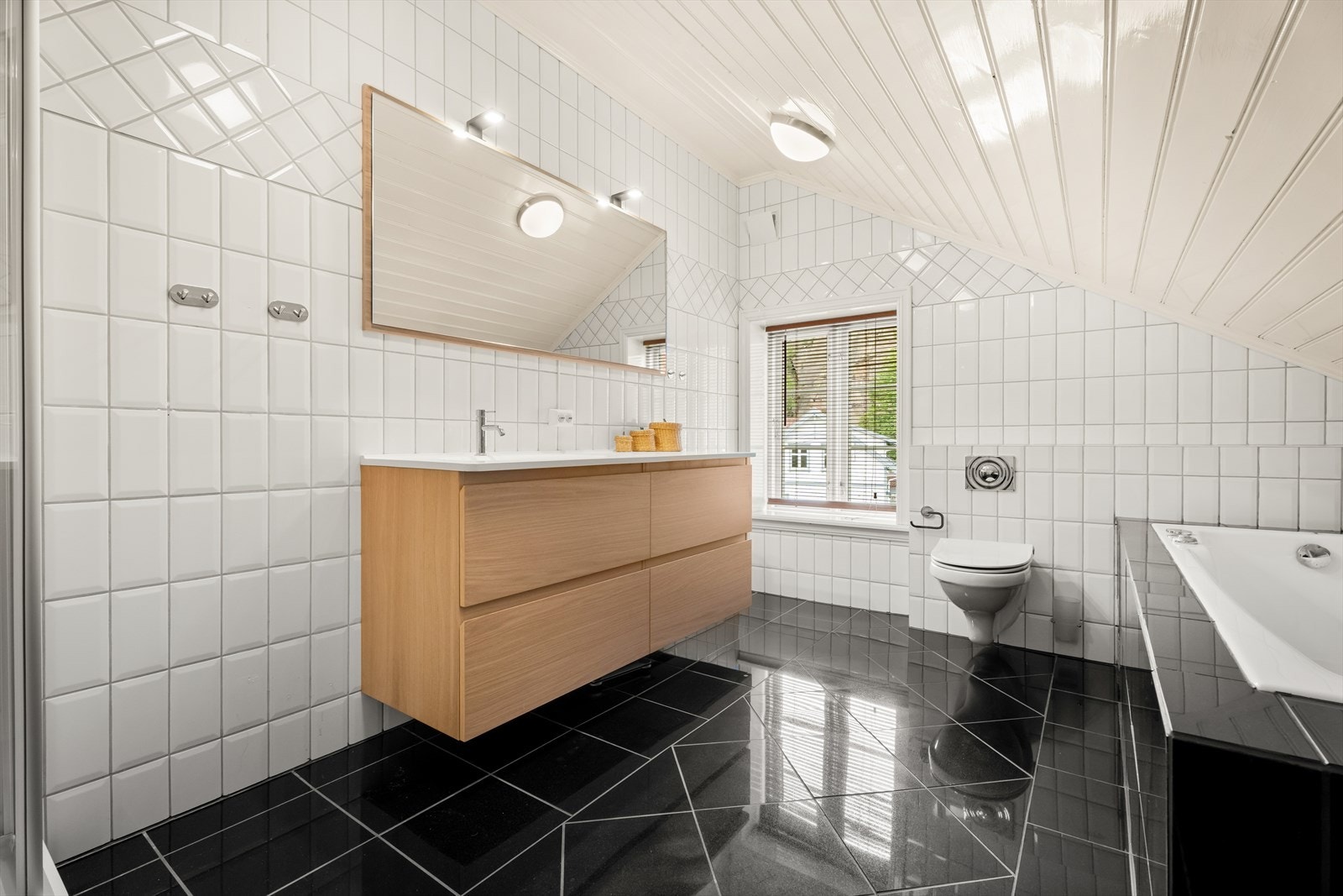 Badet har varmekabler i gulvet. Galleribilde