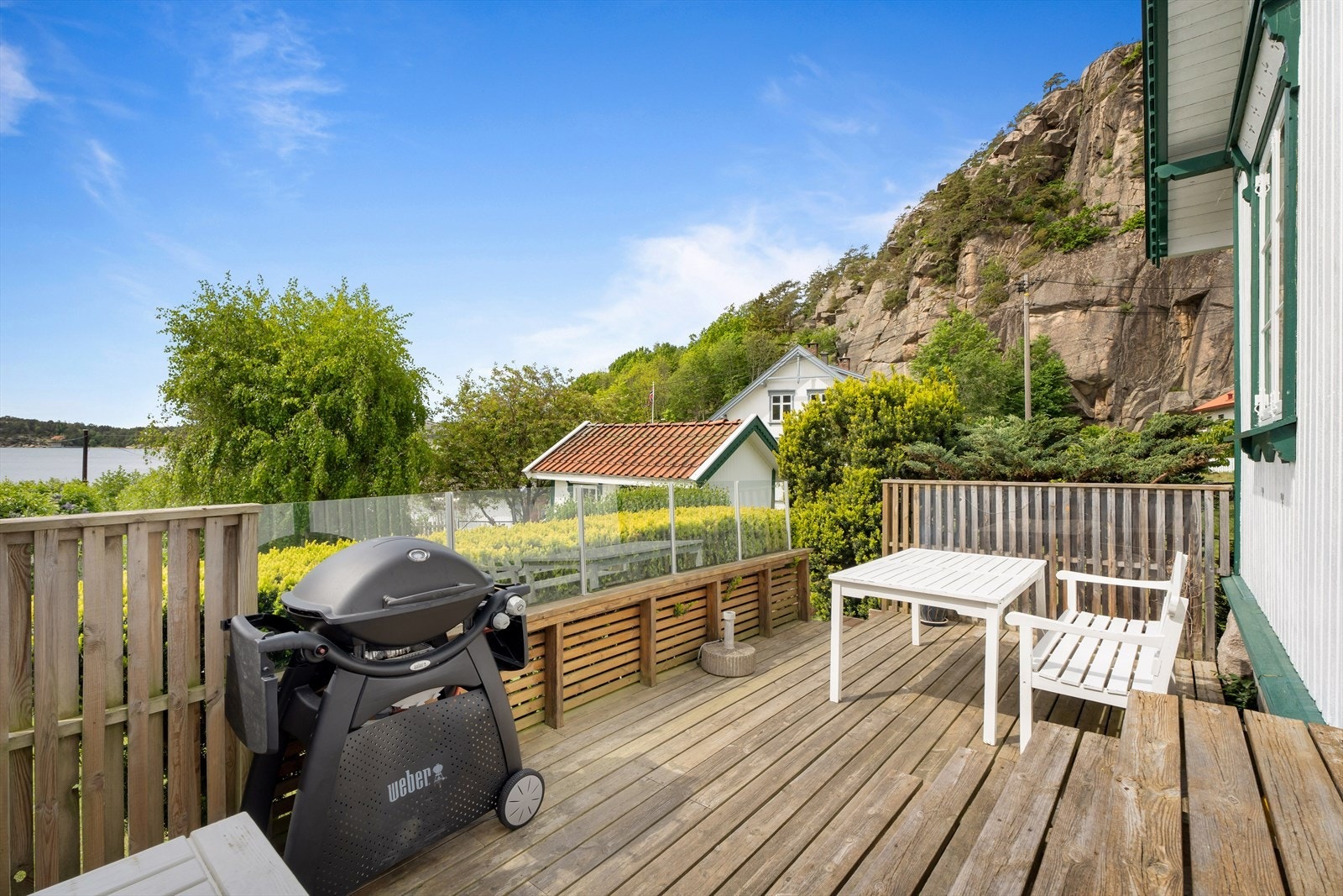 Fra annekset har du også adkomst til en romslig terrasse. Galleribilde