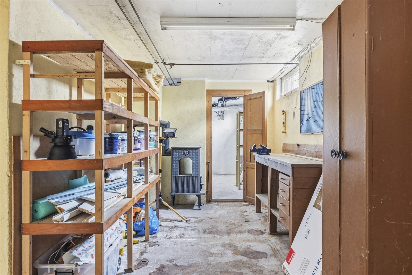 God bodplass i kjeller. Galleribilde