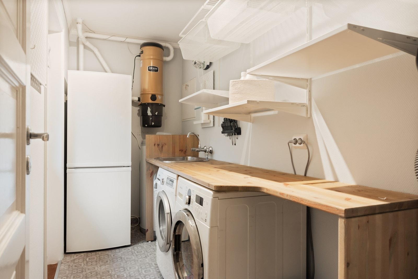 Eget vaskerom med dør rett ut. Perfekt for dere med hund. Galleribilde