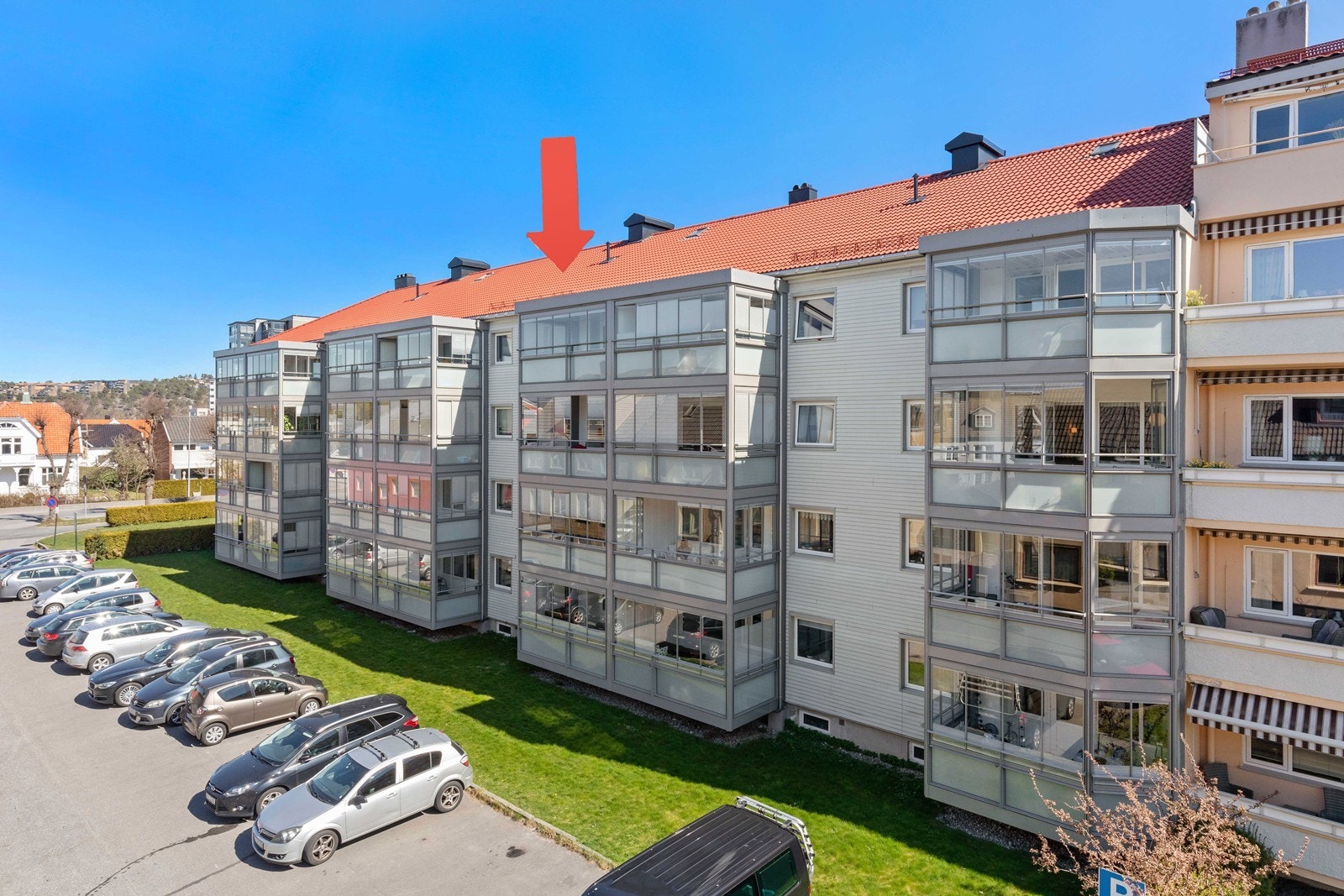 Leiligheten ligger beliggende i byggets 4 etasje Galleribilde