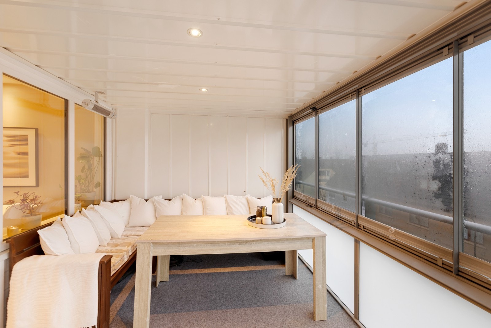 Innglasset balkong Galleribilde